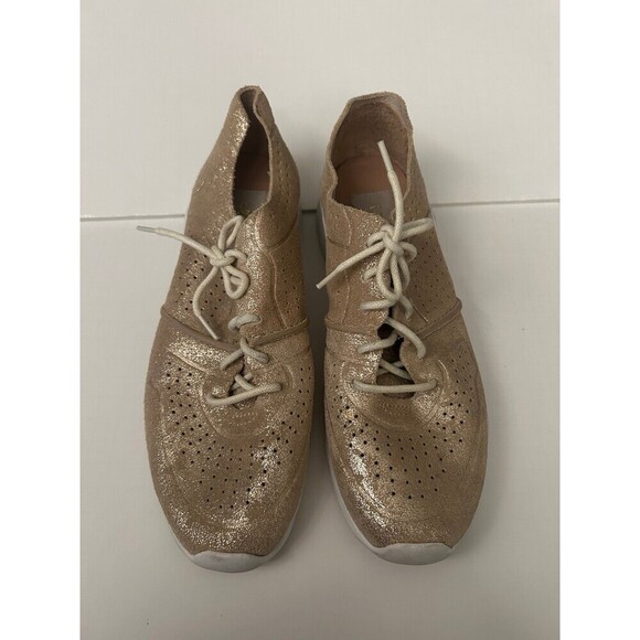 UGG Women’s Gold Metallic Shimmery Tye Stardust Sneakers Shoes 7.5 - Picture 1 of 8